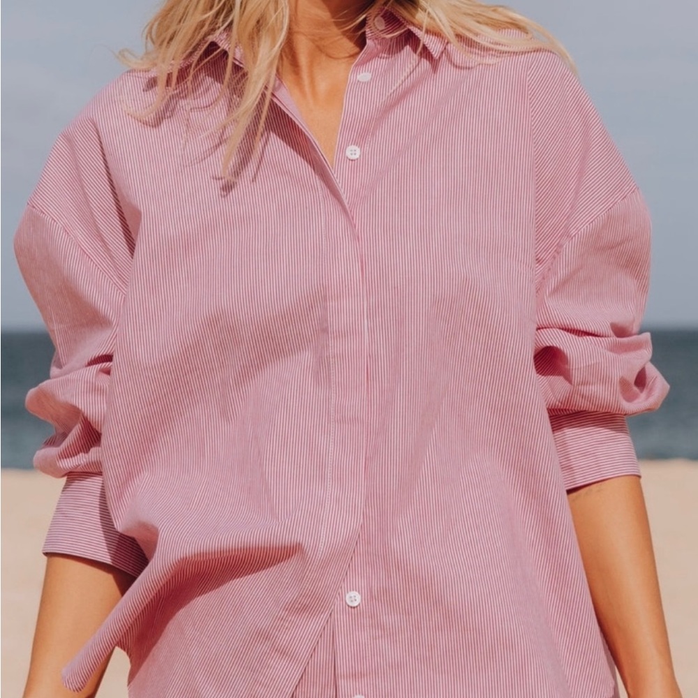 DAILY DRILLS RED & WHITE STRIPED BUTTON DOWN